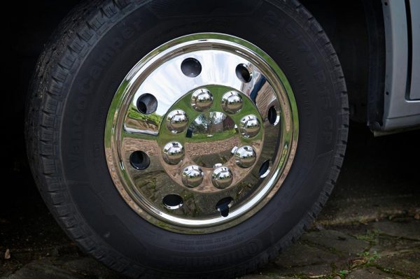 deluxe chrome wheel trim