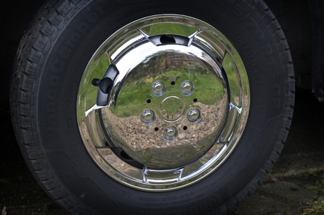 chrome wheel trim